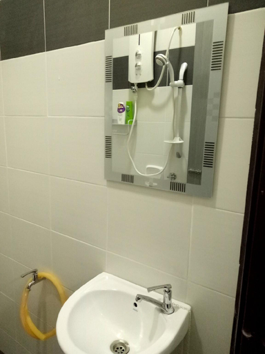 Bathroom, RAINA MUSLIM HOMESTAY ARAU PERLIS, Perlis