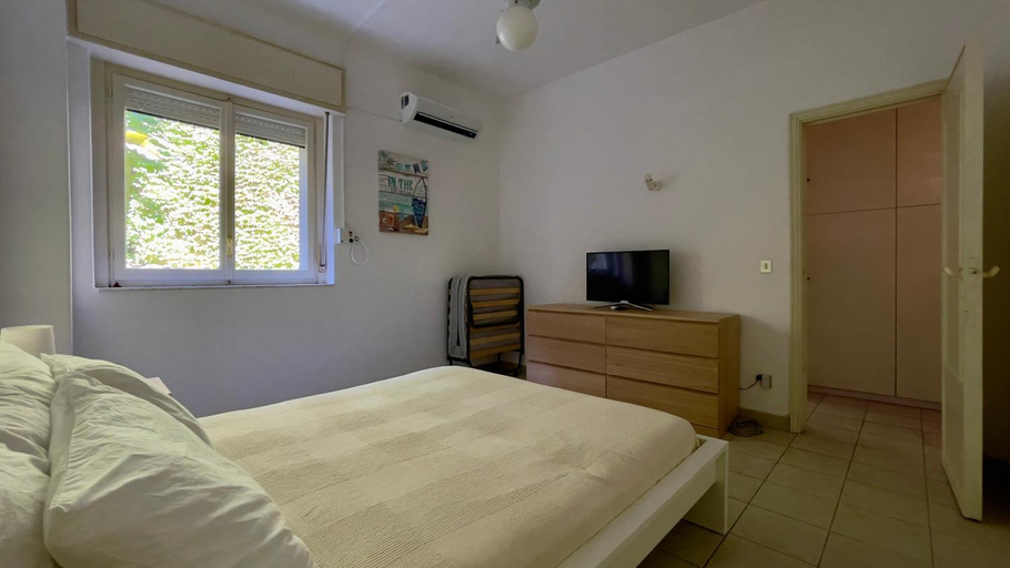 Bedroom 3, Coco Noir Taormina Apartment, Messina