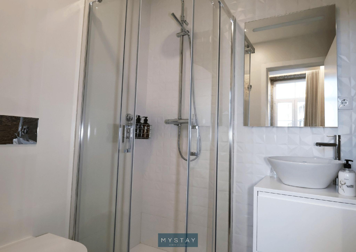Bathroom 2, D. Maria Apartments, Vila Nova de Famalicão
