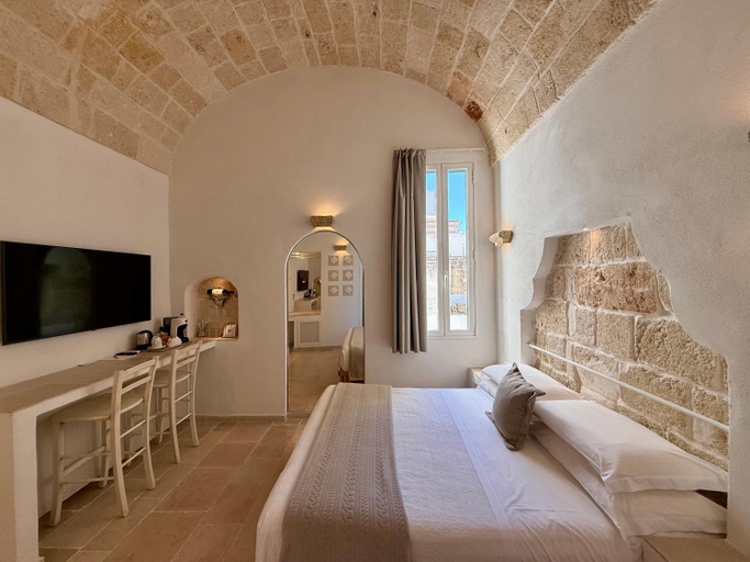 Bedroom 2, Vittorio Emanuele Charming Suites, Bari