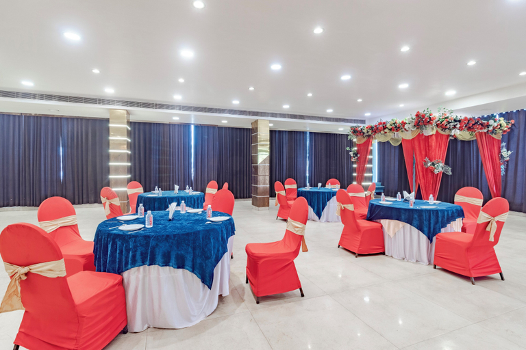 Dining 5, Treebo KGF Villa with Swimming Pool, Kaushambi