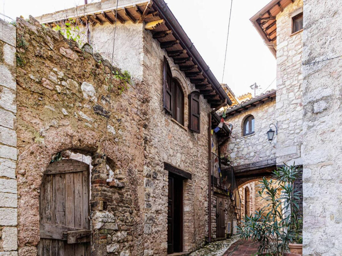 2, Apartment in Firenzuola near Lake Arezzo, Terni