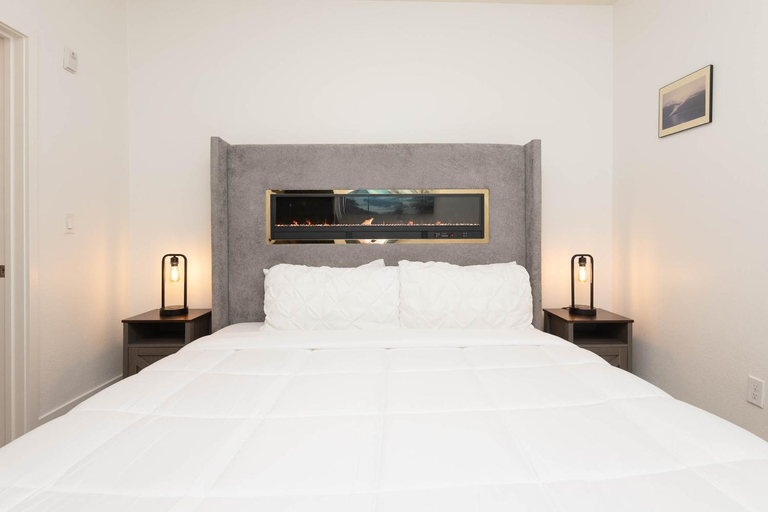 Bedroom 2, The Modern Suite Residences, Los Angeles