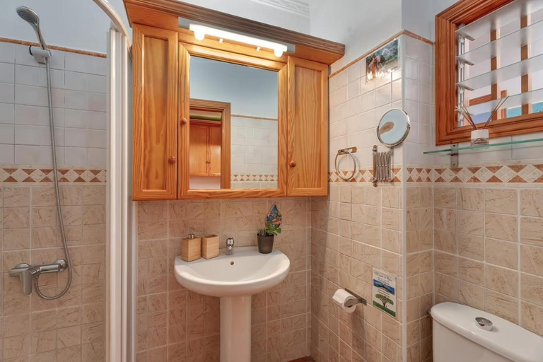Bathroom 2, El Sueno de Mama, Santa Cruz de Tenerife