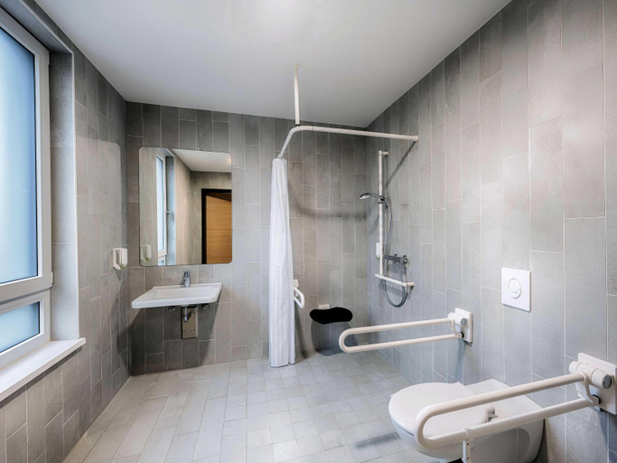 Bathroom 4, B&B Hotel Koln Frechen, Rhein-Erft-Kreis