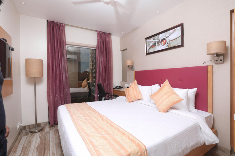 Bedroom 2, Hotel cliffton, Mumbai Suburban