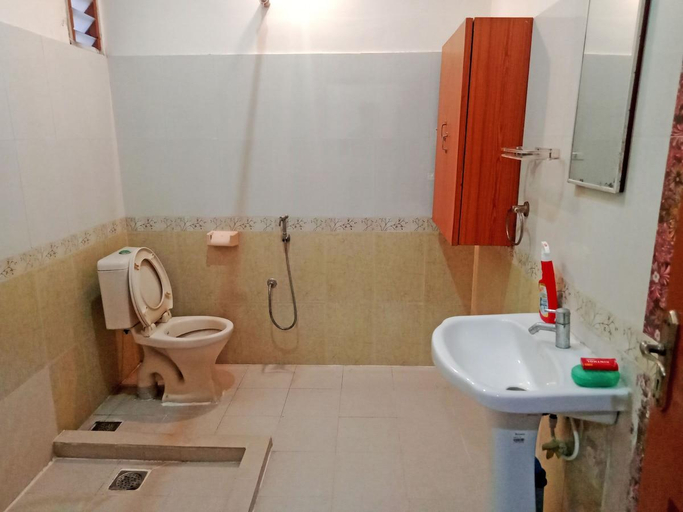 Bathroom 5, Villa DON DIEU - 3 BHK Fully Furnished House, Viluppuram