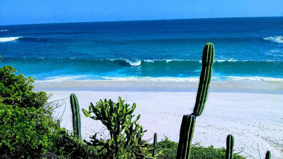 Beach 4, Double Bungalow With Partial Sea View, Full Kitchen, Dist. Pochutla