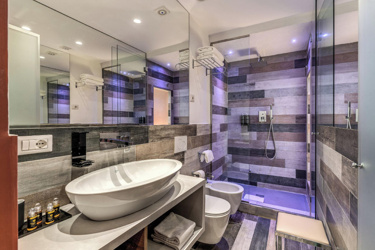 Bathroom 4, Terlie Tomacelli, Rome
