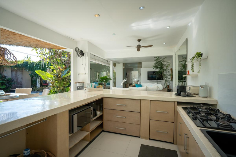 Others 5, Villa 888 Eat Shop Play - 3BR Private Pool Oberoi, Badung