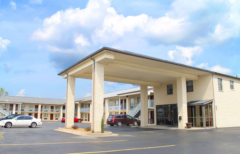 Exterior & Views 2, Paducah Inn, McCracken