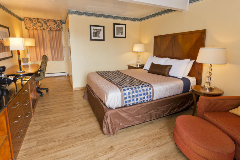 Bedroom 3, Riviera Inn Motel, Clallam