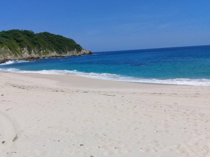 Beach 3, Double Bungalow With Partial Sea View, Full Kitchen, Dist. Pochutla
