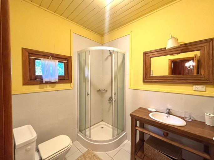 Bathroom 5, Hosteria Villarino, Lacar
