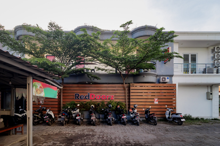 Exterior & Views 2, RedDoorz @ Balaraja Centre Plaza, Tangerang