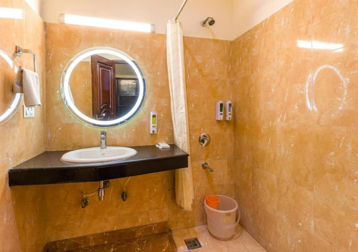 Bathroom 4, VAAPI COMFORT INN, Nainital