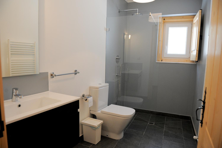 Bathroom 3, Casa das Rendufas- Turismo Rural com Figos, Torres Novas