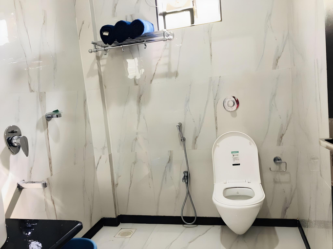 Bathroom, Hotel Swati, North Goa