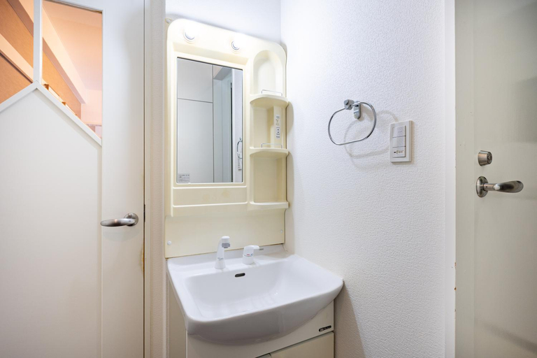 Bathroom 3, Bloom Nagahori 302, Osaka