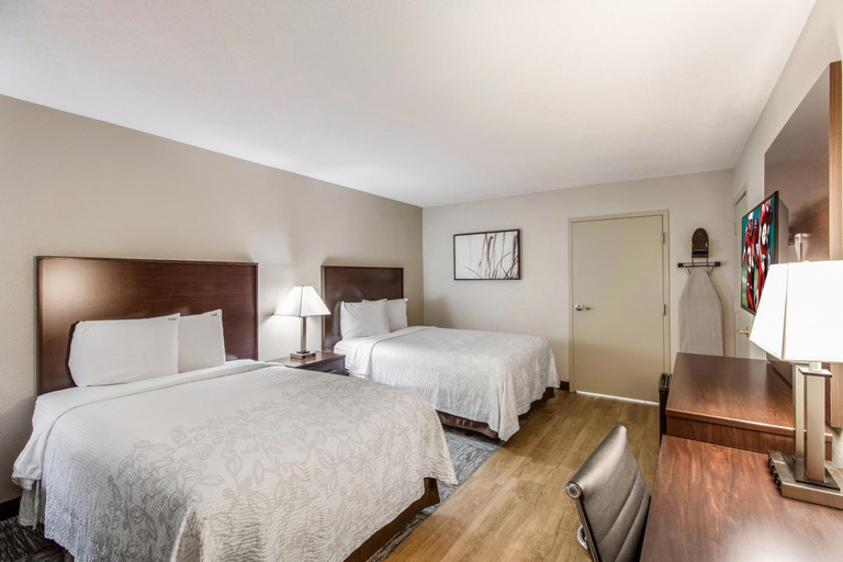 Bedroom 5, Red Roof Plus Brooklyn - Flatbush Ave, New York