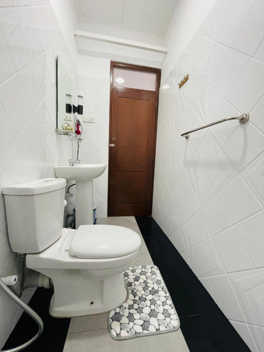 Bathroom 3, SaRu Apartments Kandy - 2 Bedrooms Up to 6 Guests, K.F.G. & G. Korale