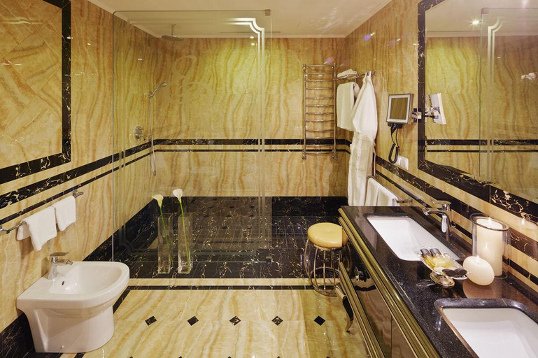 Bathroom 5, Edem Resort & SPA, Peremyshlians'kyi