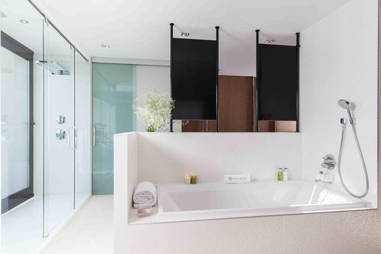 Bathroom 5, Don Carlos Resort & Spa, Málaga