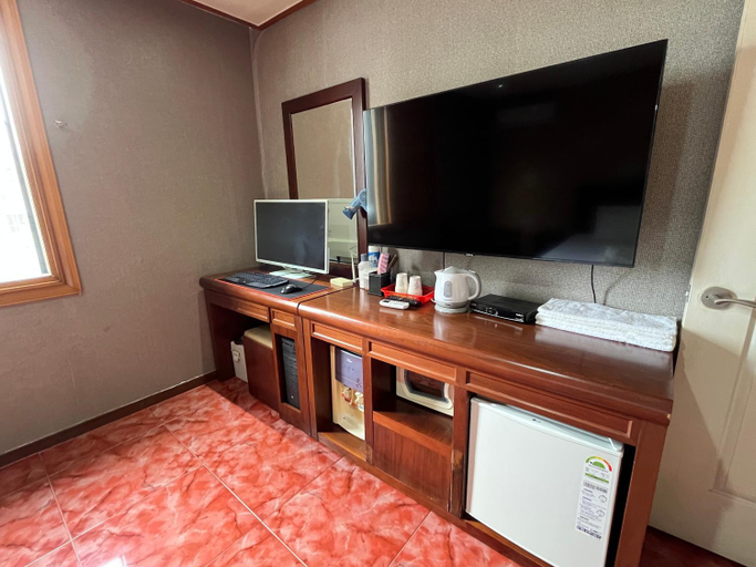 Others 5, Motel Alibaba, Busanjin