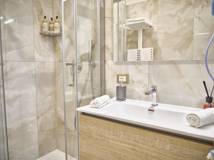 Bathroom 3, King Vittorio Guest House, Roma