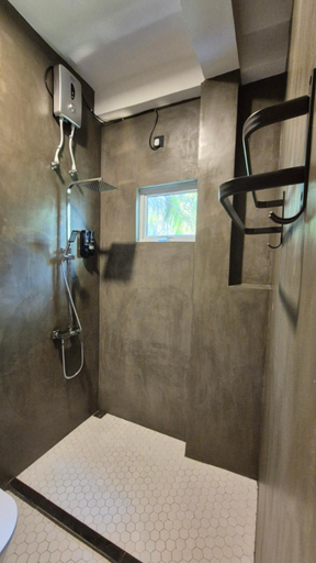 Bathroom 3, Mothership, Tangalle