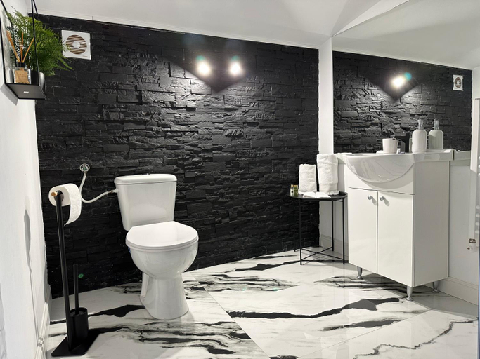 Bathroom, Moonlight Boutique, Toplita
