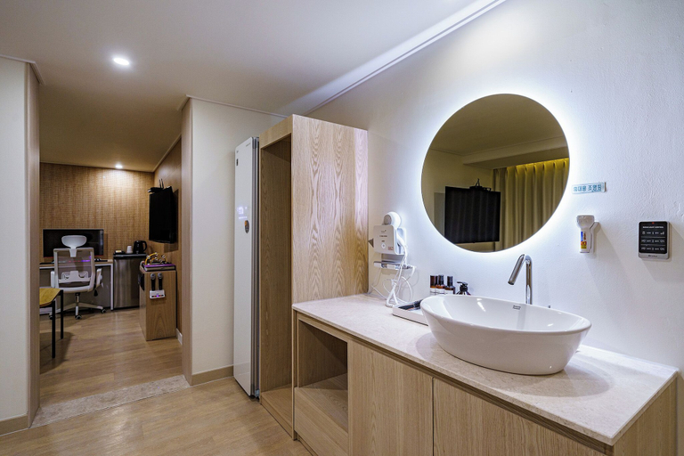 Bathroom 4, Daejeon Brown Dot Wolpyeong, Yuseong