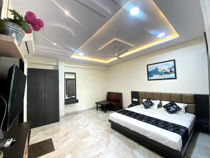Room 3, Hotel Blue Star, Sehore