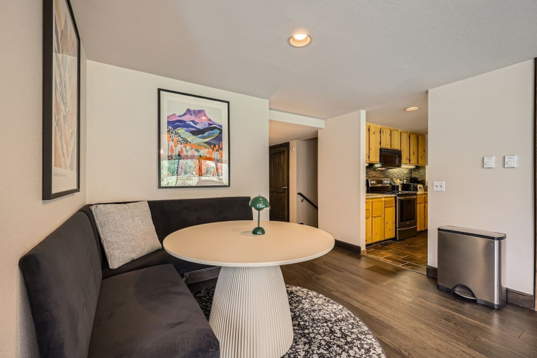 Interior 4, 1776 Decatur 4 Bedroom Condo, Summit