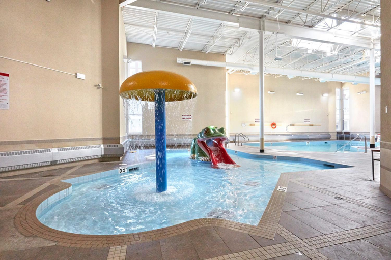 Sport & Beauty 2, Sundance Suite - Beautiful Condo With Open Pool And Hot Tub, Division No. 15