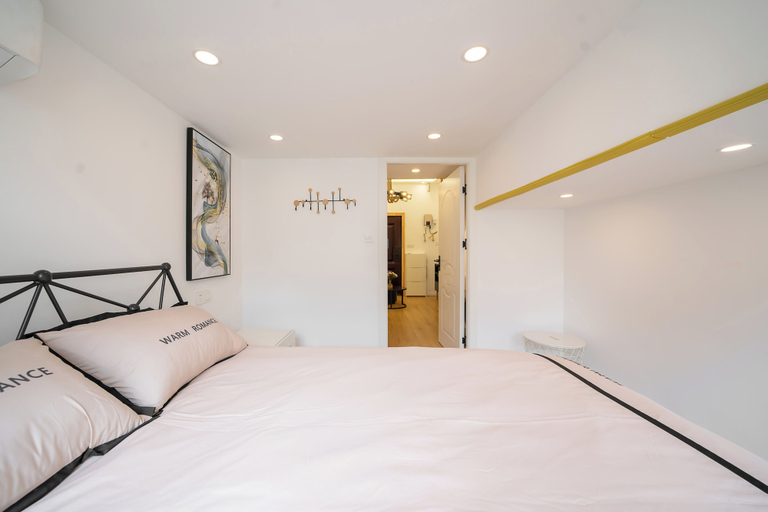 Room 2, Book and Bed - East Nanjing Road, Shanghai