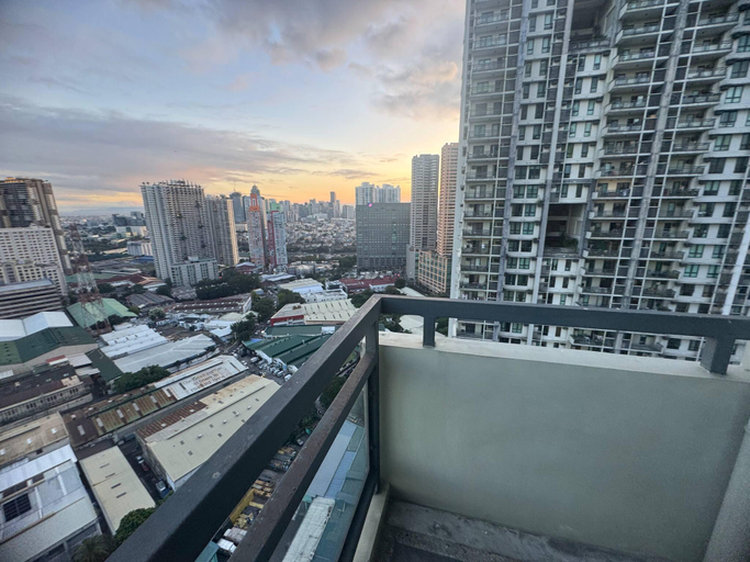 Balcony/terrace 3, Flair Towers Condo Near MRT Bonifacio and Shaw Within Greenfields, Mandaluyong