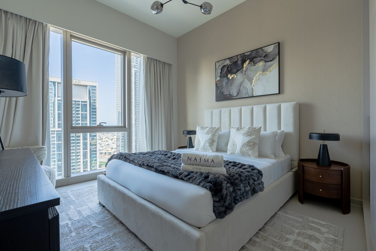 Room 2, Luxurious - Grande Signature - Downtown, Dubai