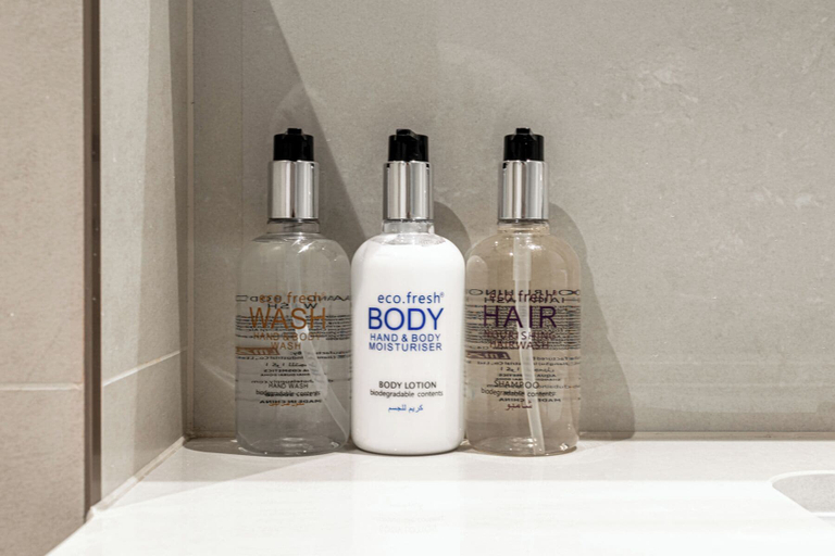 Bathroom amenities 2, 1BR Downtown and Dubai Frame Views, Dubai