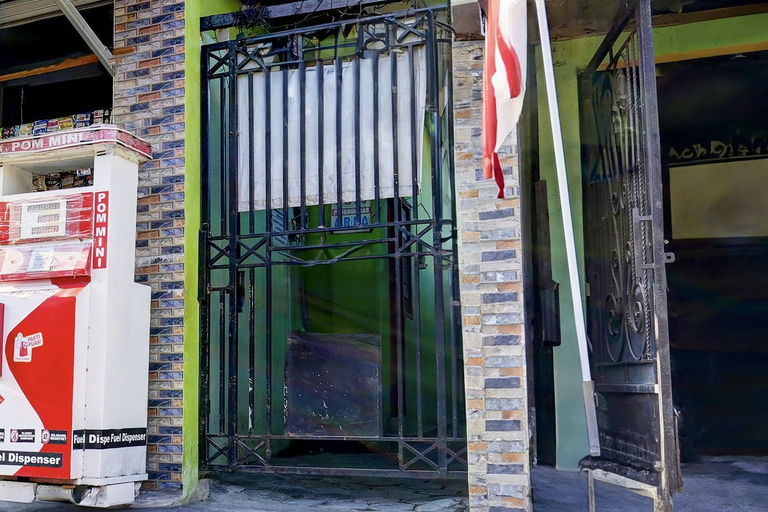 Exterior & Views, OYO Life 93061 Kost Vicky Syariah, Surabaya