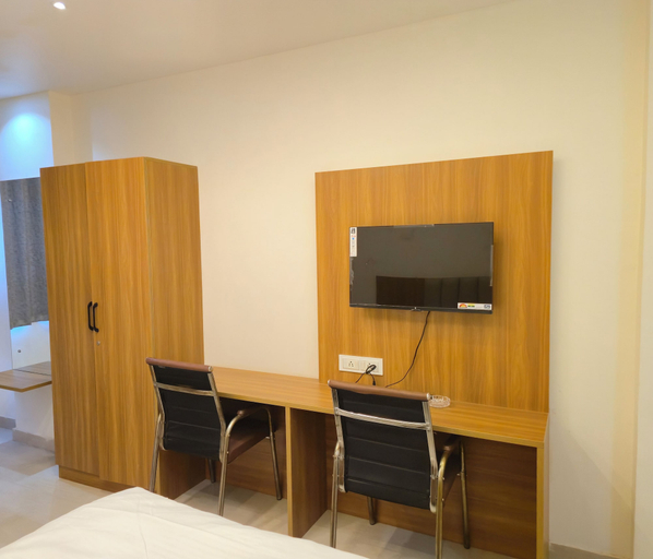 Room 2, Hotel Venkteshwar, Yadgir