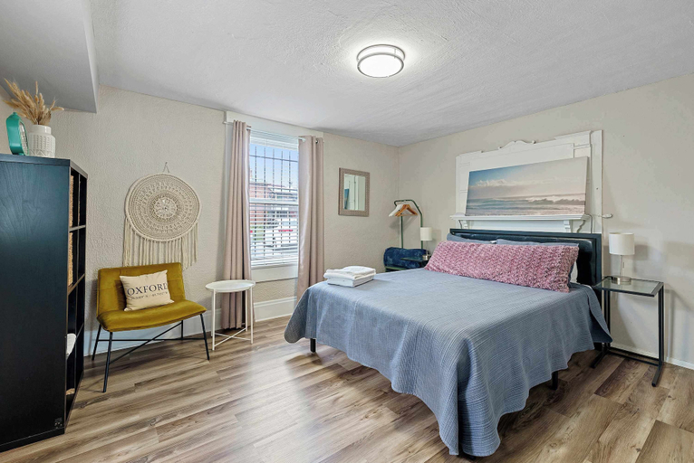 Room 2, Contemporary German Village: 3, Franklin