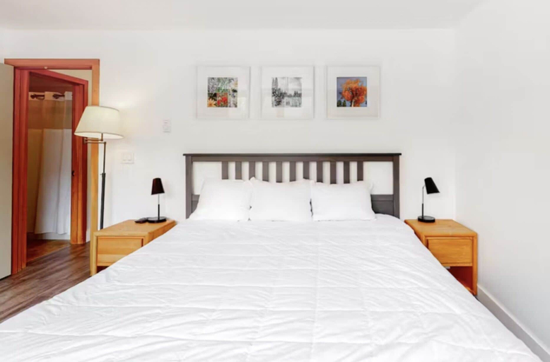Room 5, 1765 Montezuma 1 Bedroom Condo, Summit
