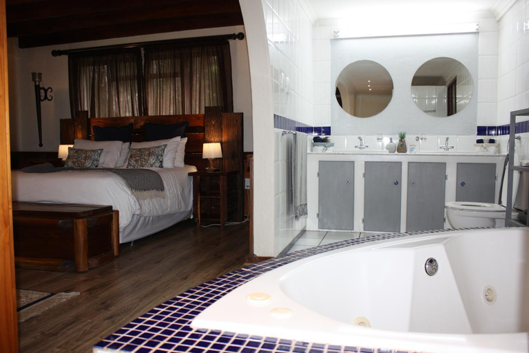 Bathroom 3, House On Blyde, Mopani