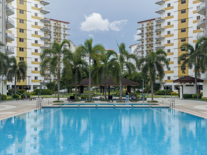 Pool 3, GemstoneBR in SMDC Field Residences, Parañaque