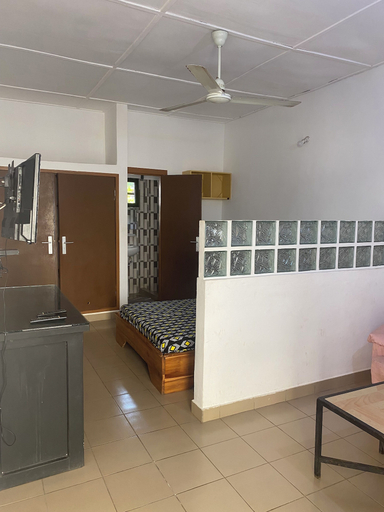 Room 5, RÉSIDENCE AGBEVIVI, Lacs