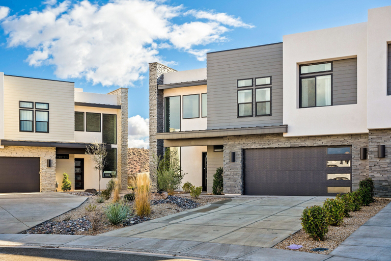 Exterior 3, Perfectly On Par 7 Bedroom Home, Washington