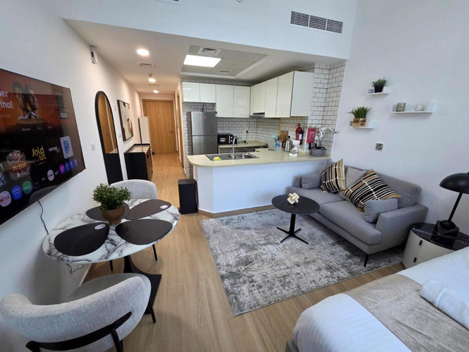 Others 5, 151 Residence Jumeirah Gardens, Dubai
