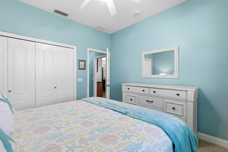 Room 3, Z-beachside Baby, Volusia