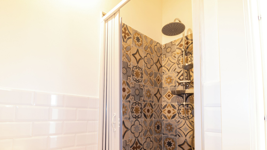 Bathroom 4, Ceramic Rooms, Oristano